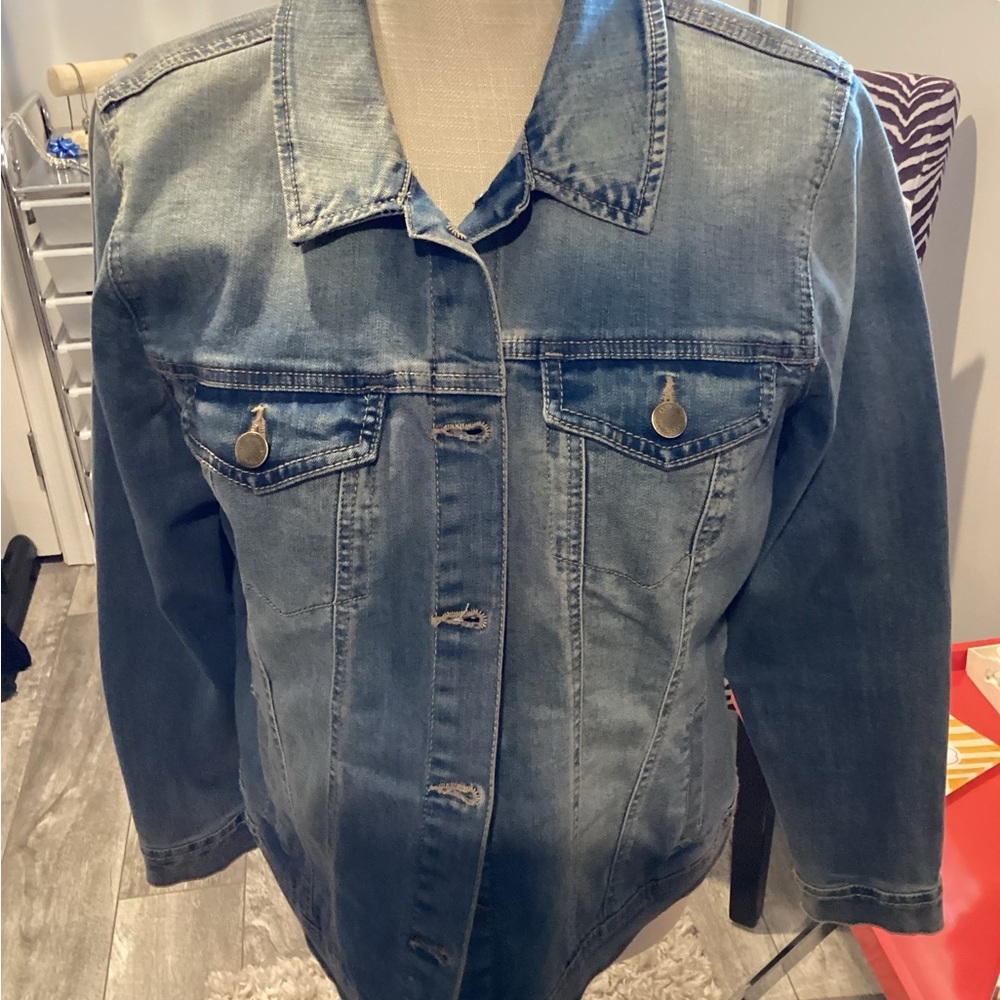 Jean jacket - Picture 2 of 3